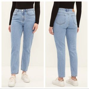 frank & oak - NWOT stevie high waisted jeans straight leg vintage wash trendy.